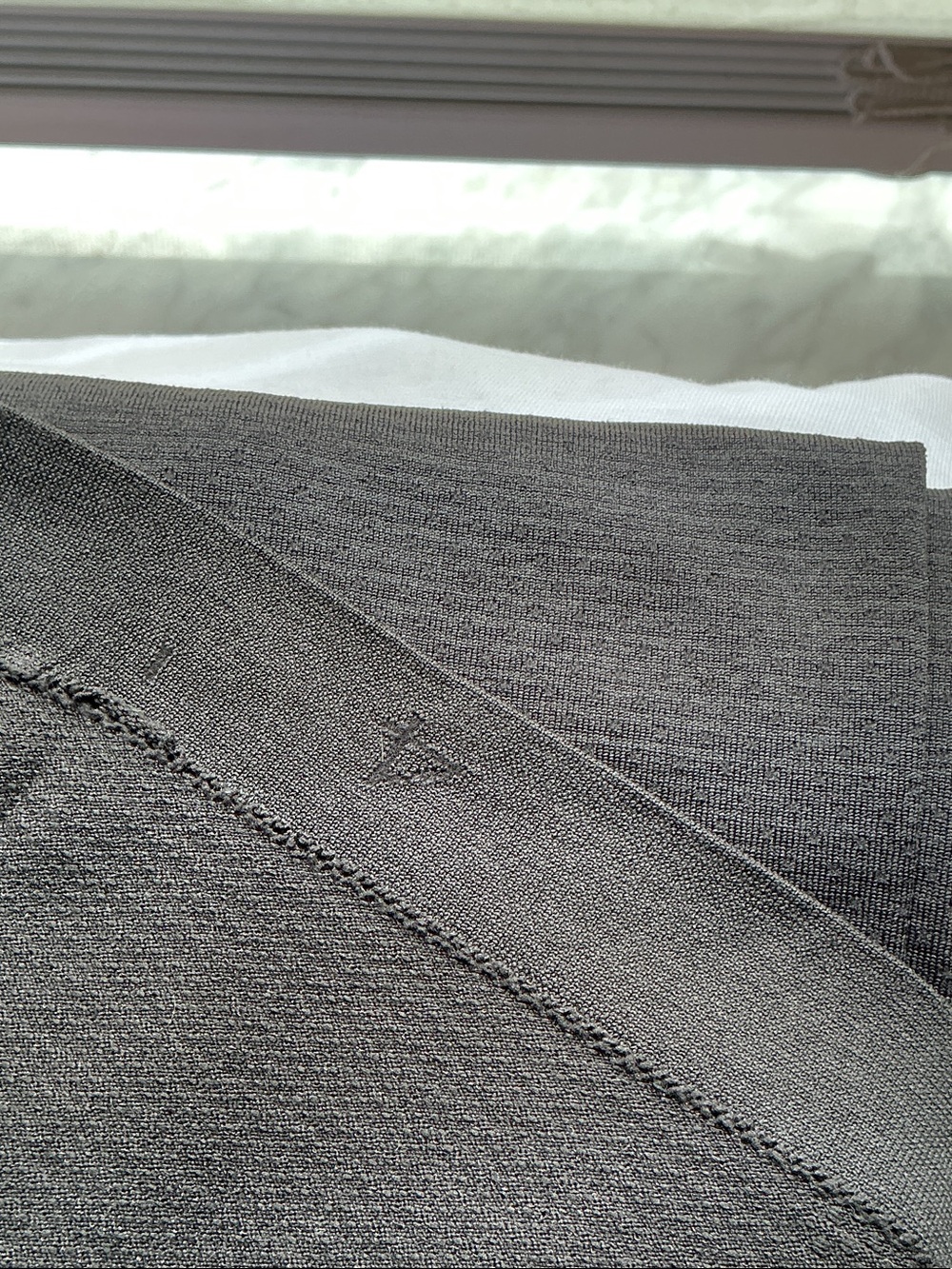 Lululemon Swiftly Tank Size 4 Black - Picture 4 of 4